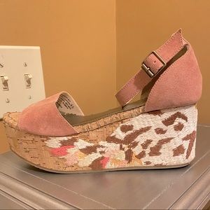 Naughty Monkey Wedge Sandal in Blush